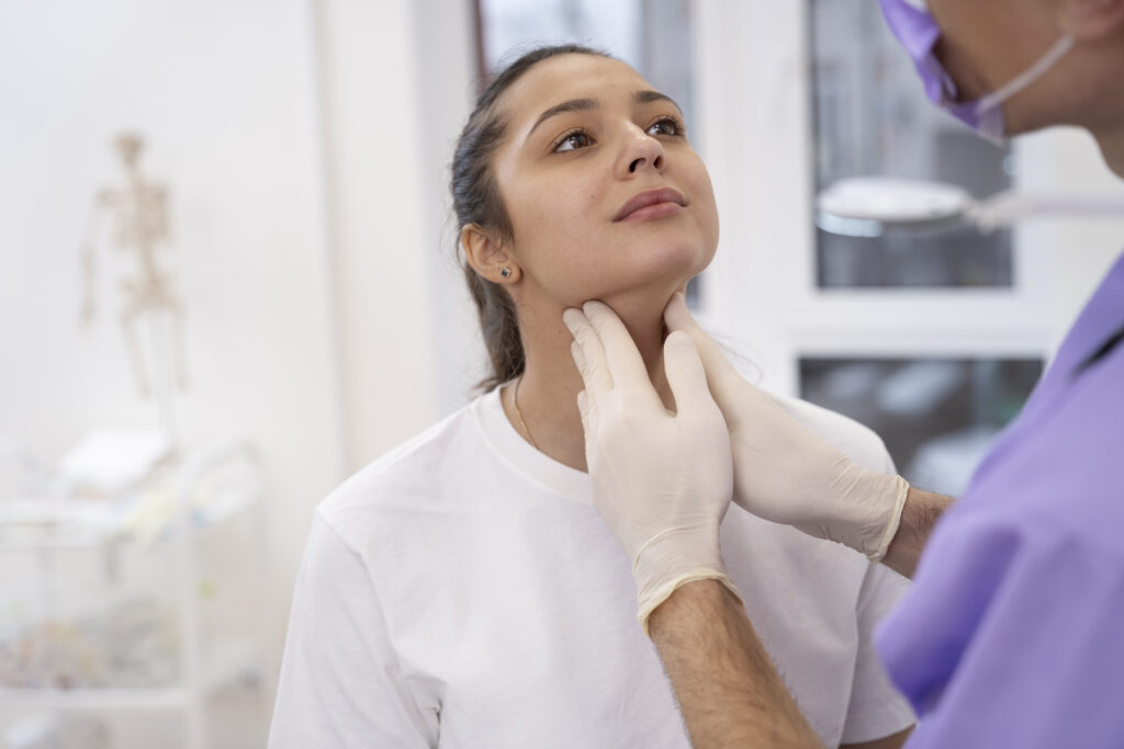 Hashimoto – objawy, przyczyny, diagnostyka i leczenie